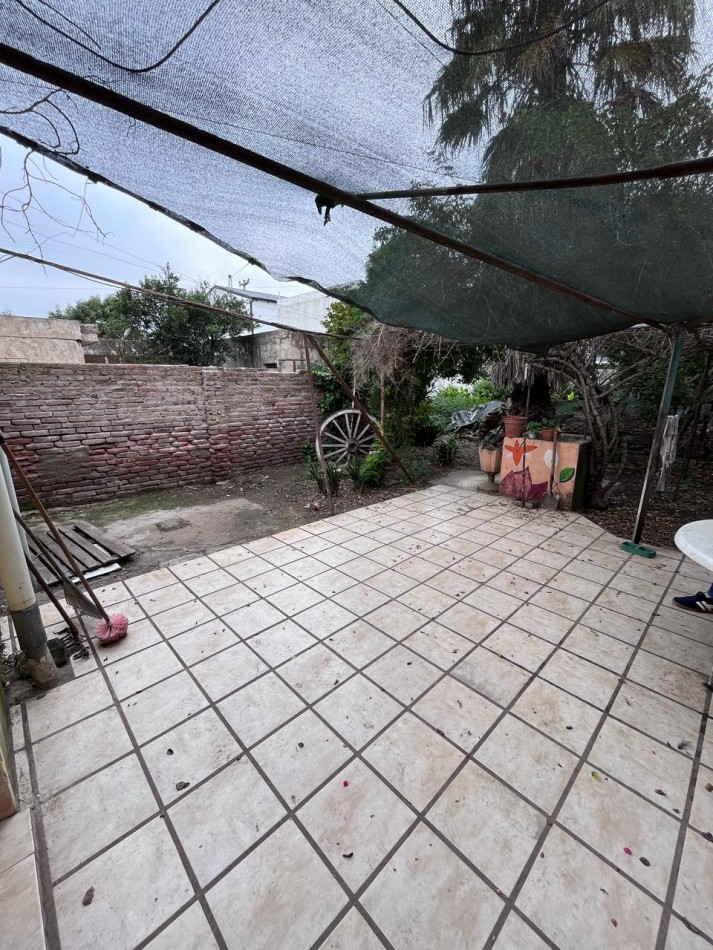 OPORTUNIDAD CENTRO MONTE MAIZ - CASA C/ LOCAL