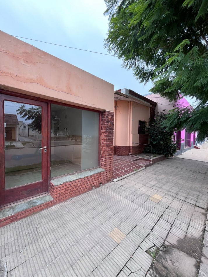 OPORTUNIDAD CENTRO MONTE MAIZ - CASA C/ LOCAL