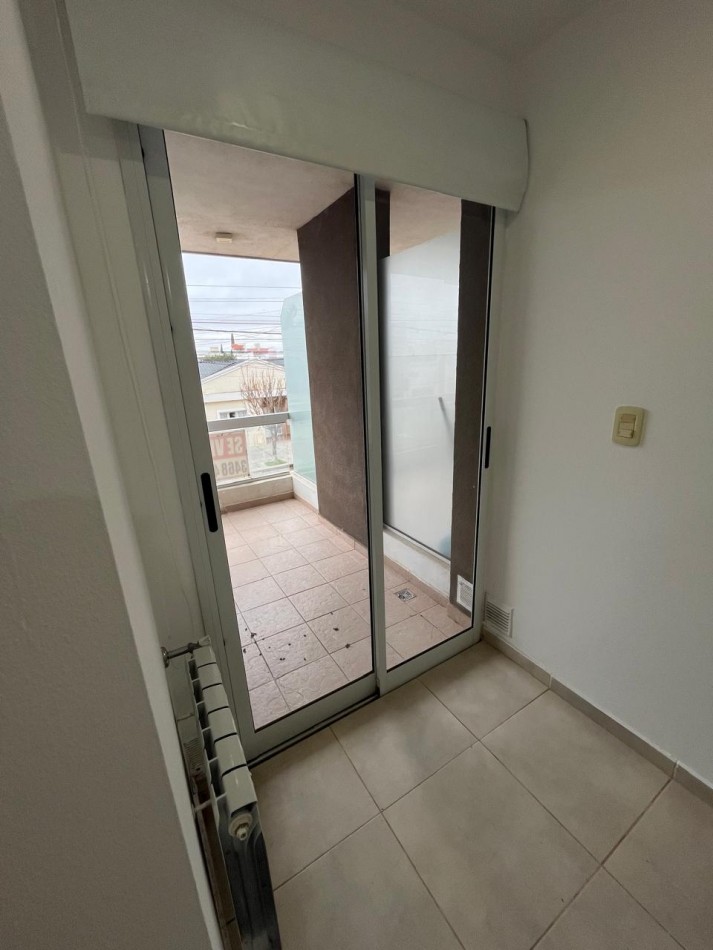 VENTA DEPARTAMENTO EDIFICIO LISANDRO I - MONTE MAIZ 