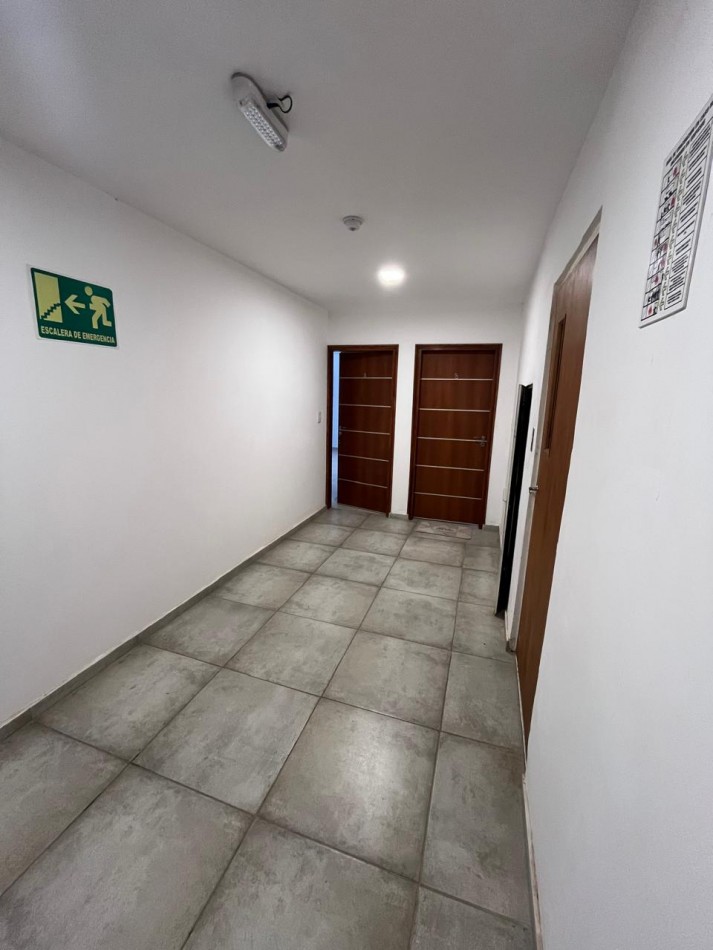 VENTA DEPARTAMENTO EDIFICIO LISANDRO I - MONTE MAIZ 