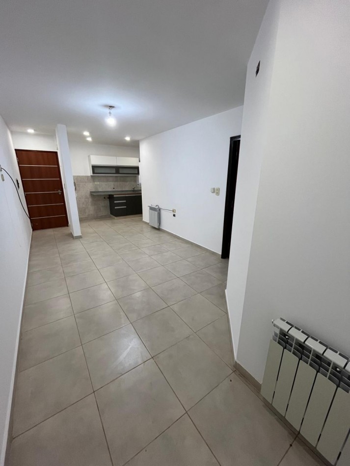 VENTA DEPARTAMENTO EDIFICIO LISANDRO I - MONTE MAIZ 