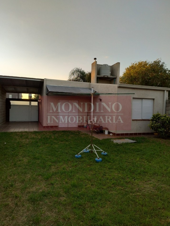 OPORTUNIDAD - VENDO DOS DORMITORIOS - MONTE MAIZ.-