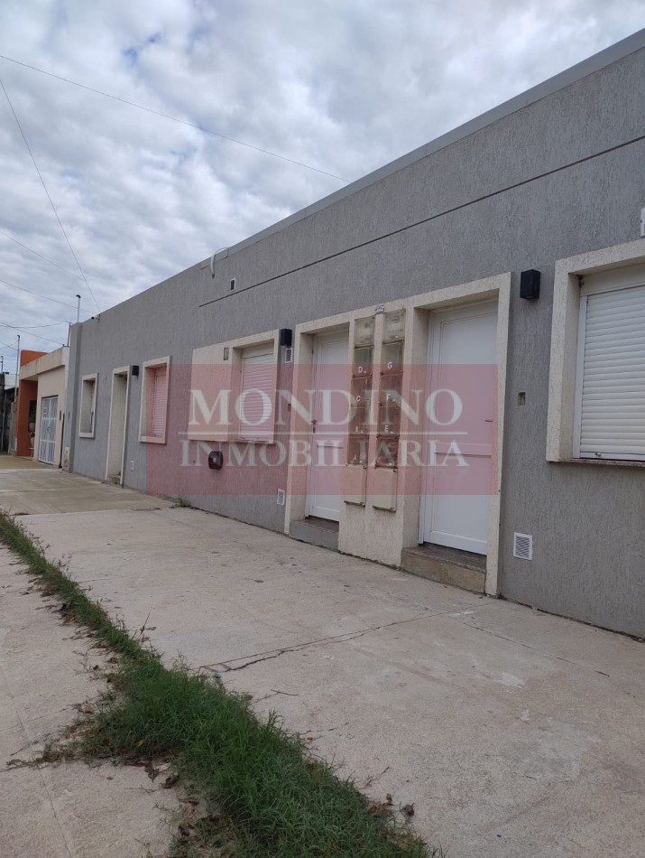 ALQUILO DEPTO DOS DORMITORIOS EN MONTE MAIZ - ULTIMO DISPONIBLE.-