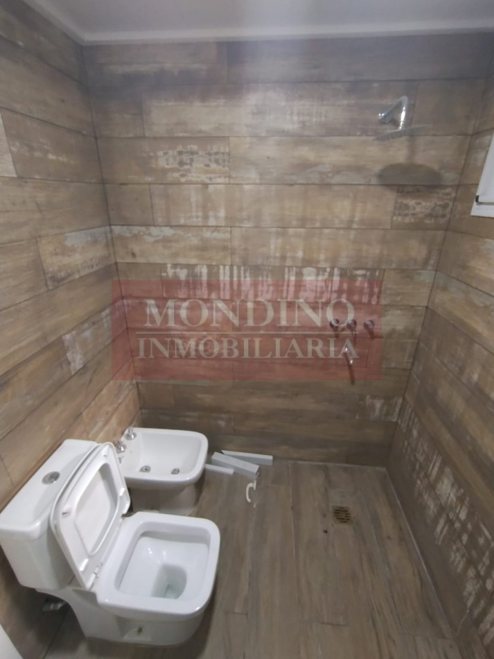 ALQUILO DEPTO DOS DORMITORIOS EN MONTE MAIZ - ULTIMO DISPONIBLE.-