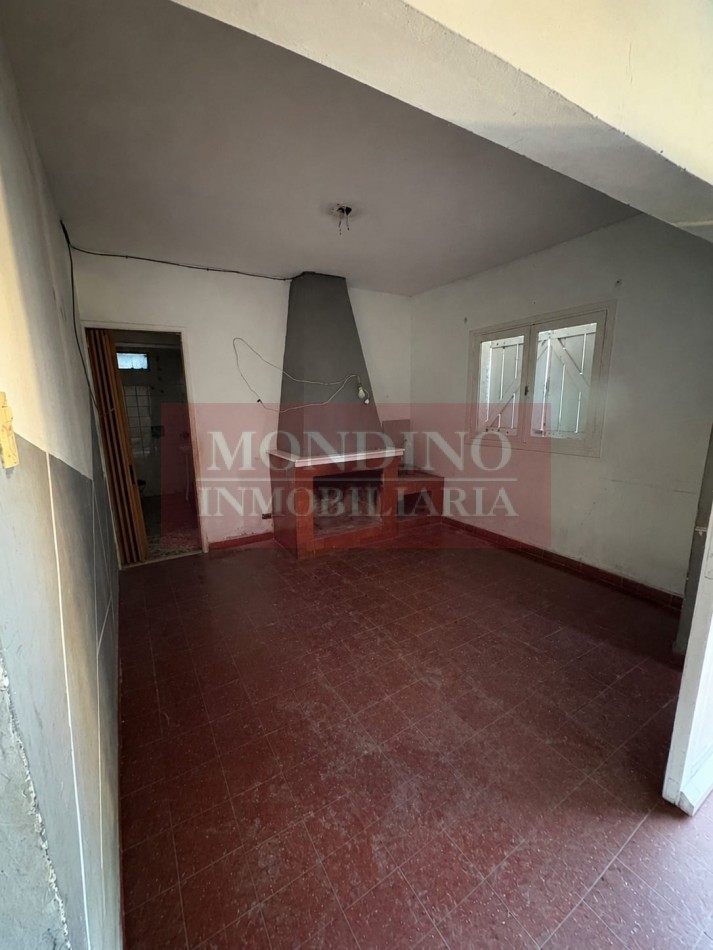 ALQUILO CASA TRES DORMITORIOS - DOS BAÑOS - MONTE MAIZ