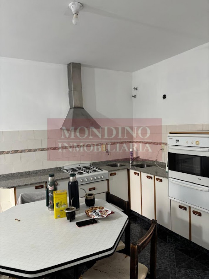 ALQUILO CASA DOS DORMITORIOS MONTE MAIZ - EXCELENTE ESTADO - SEMI AMOBLADA