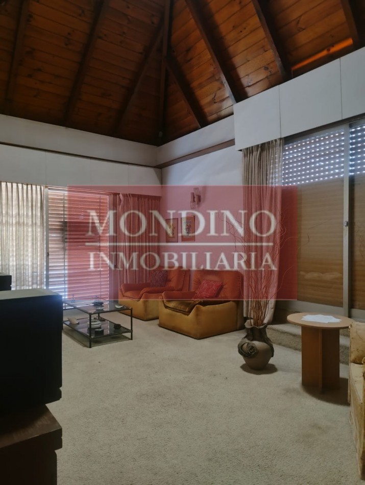 VENTA CASA CATEGORIA MONTE MAIZ - CENTRO - CON ESP. P/CONSULTORIO