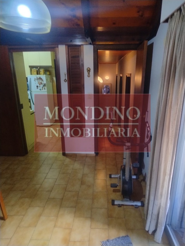 VENTA CASA CATEGORIA MONTE MAIZ - CENTRO - CON ESP. P/CONSULTORIO