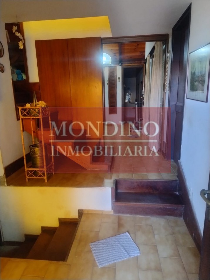 VENTA CASA CATEGORIA MONTE MAIZ - CENTRO - CON ESP. P/CONSULTORIO