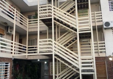 VENDO CORDOBA UN DORMITORIO CON COCHERA