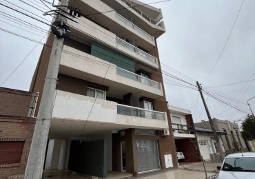 VENTA DEPARTAMENTO EDIFICIO LISANDRO I - MONTE MAIZ 