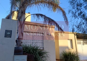 OPORTUNIDAD - VENDO DOS DORMITORIOS - MONTE MAIZ.-